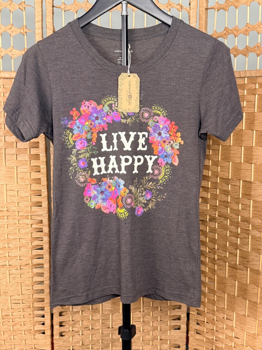 #125 NWT Natural Life Live Happy Floral Peace Sign Graphic Tee Size XS